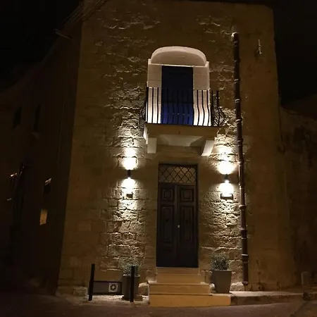 Suantrai - Cosy House Of Character Żebbuġ